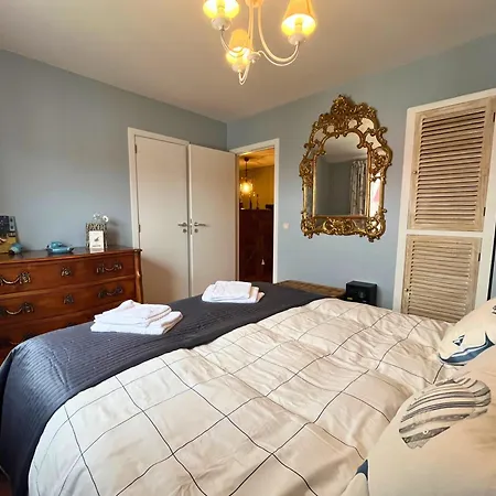 Le Charming Duplex Lumineux Avec Balcon, Terrasse Ensoleillee & Parking Lägenhet Knokke-Heist